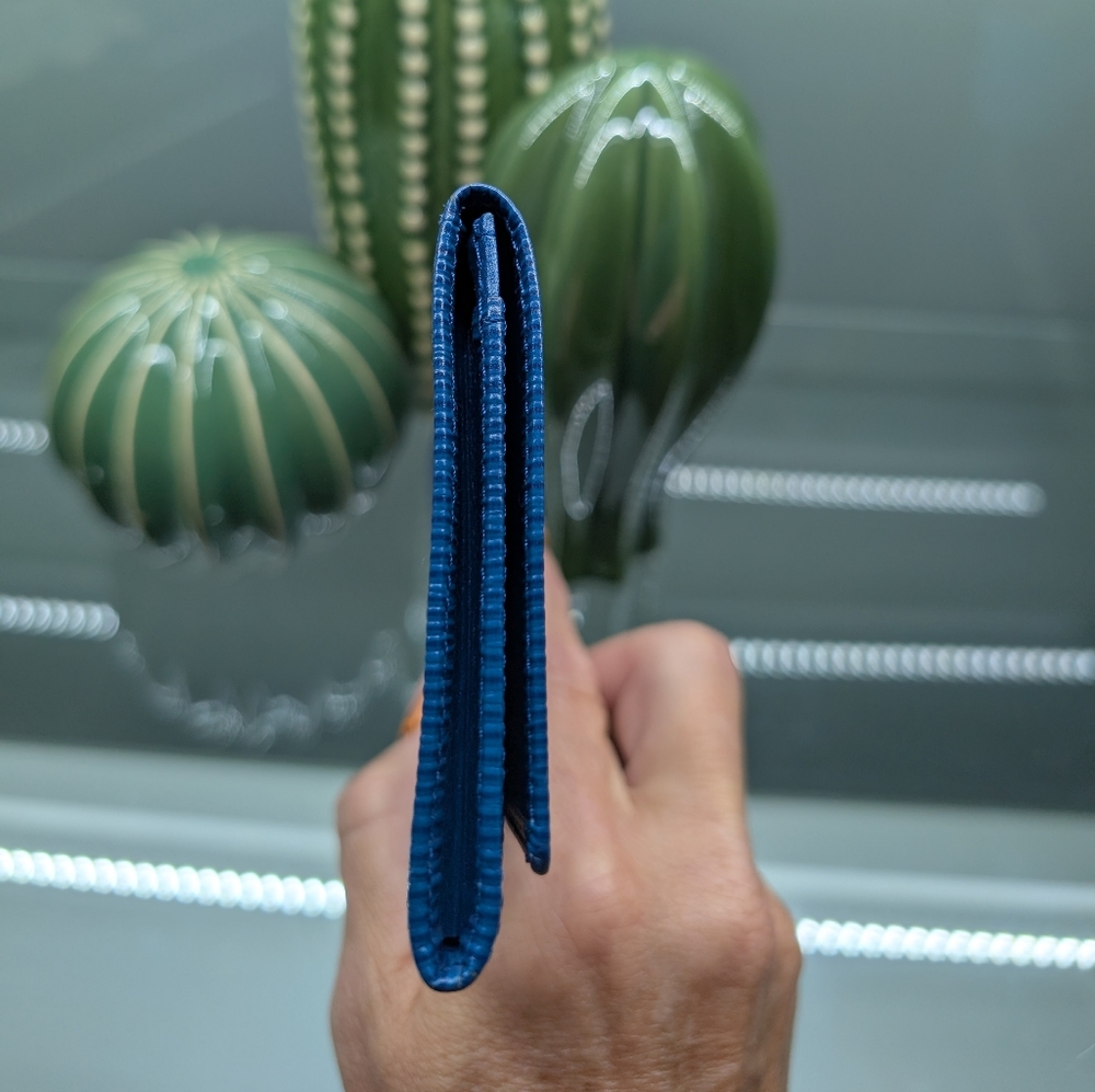 Louis Vuitton Vibrant Blue Epi Leather Wallet - Picture 7 of 9